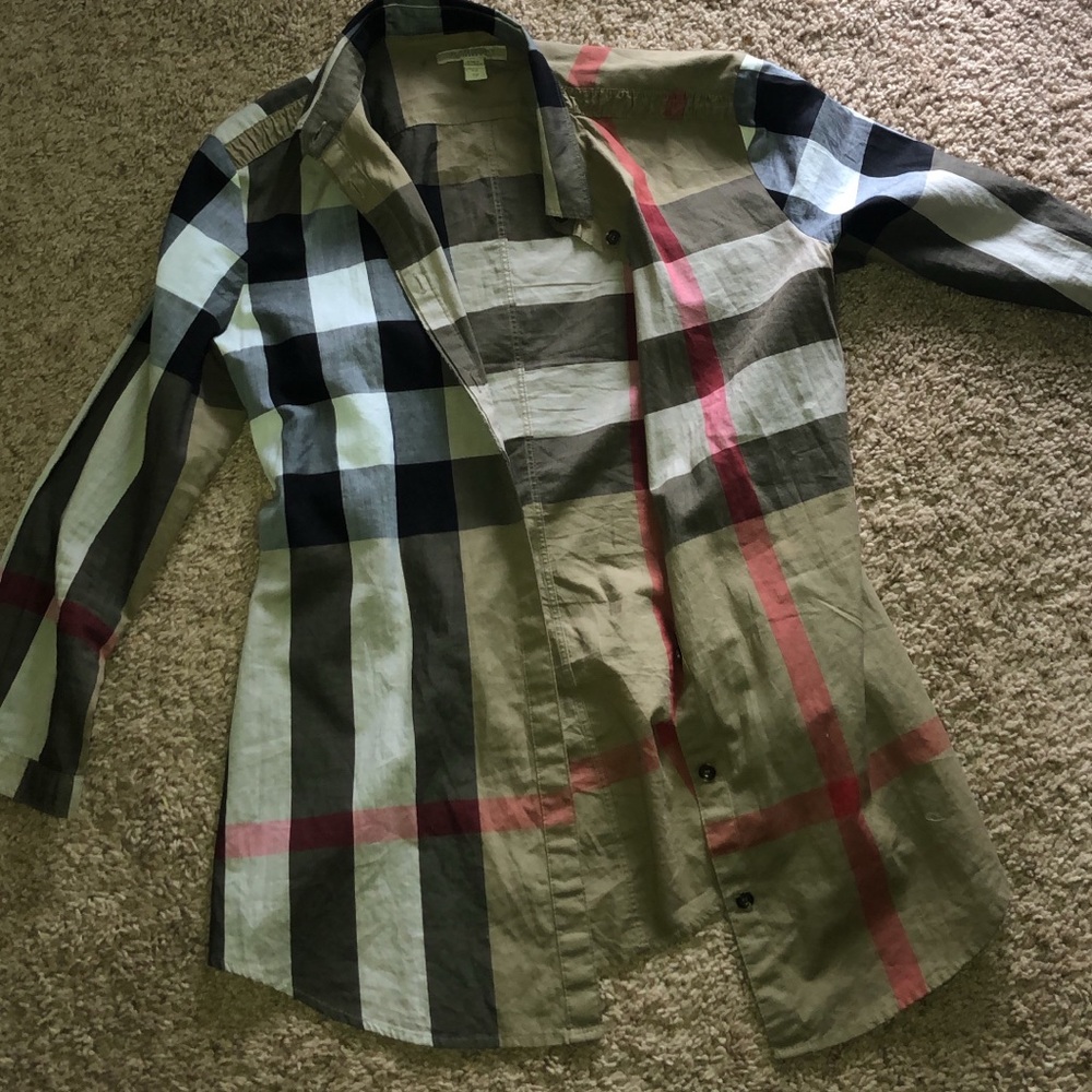 Burberry top women’s size XS/2